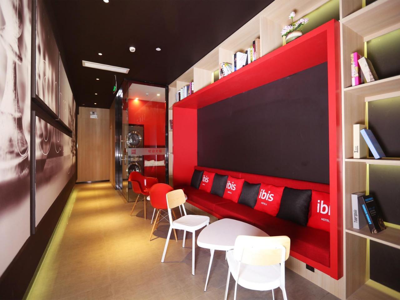 Ibis Haikou Injoy Plaza Hotel Esterno foto